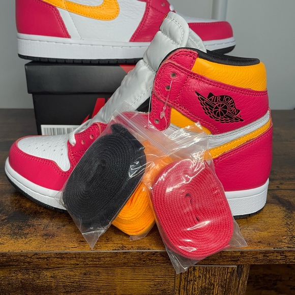 SOLD-Nike Air Jordan 1 Retro High OG L 555088-603 Sz 7 - Picture 6 of 9